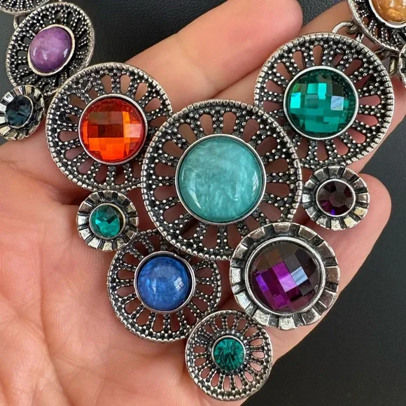 Rhinestone crystal statement bib necklace silver toned - Picture 3 of 12